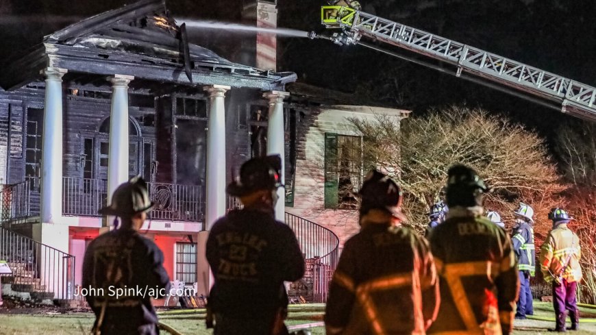Photos: Fire destroys historic pre-Civil War era home in Ga.