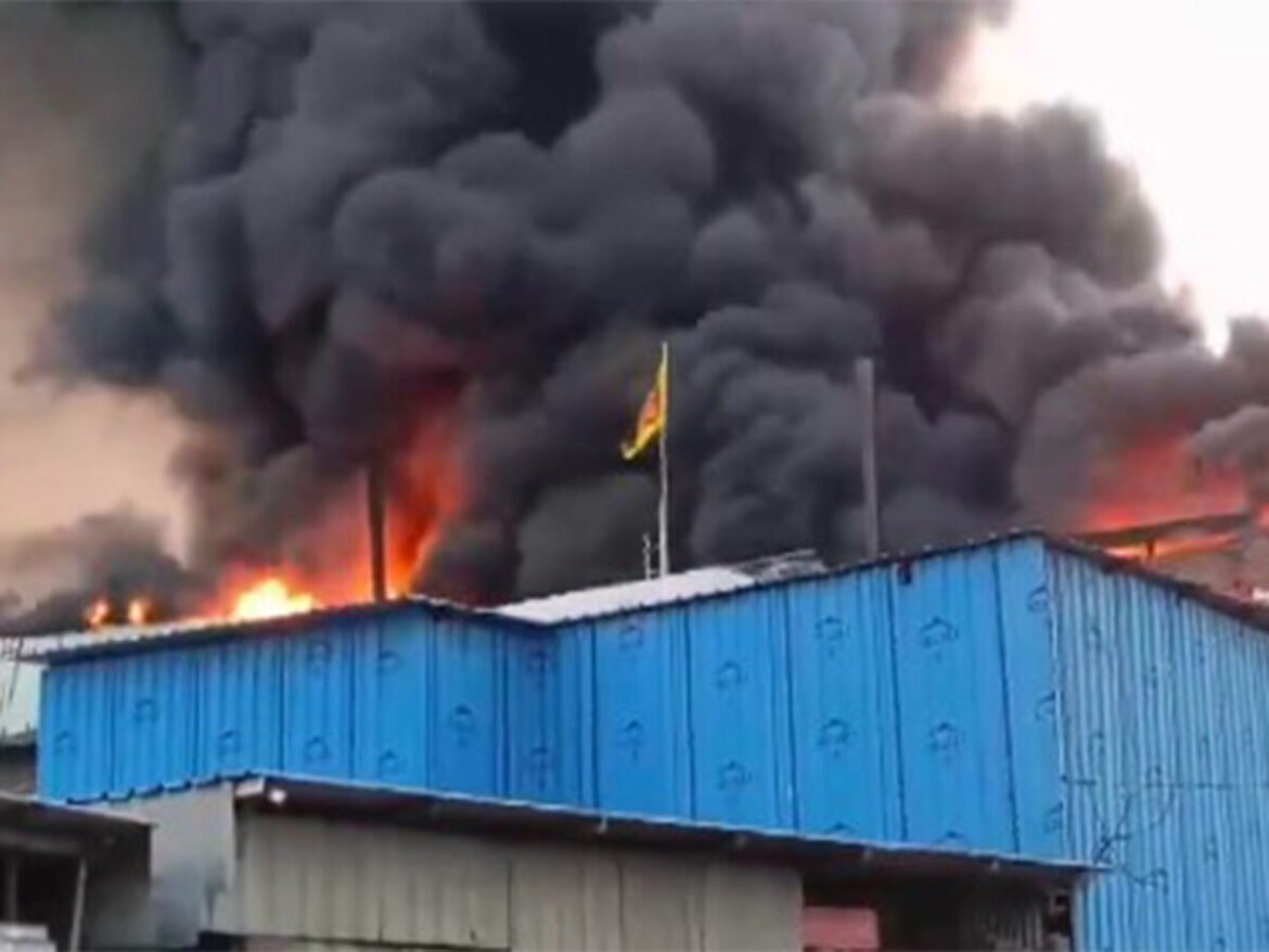 Rakhi Mandi Kanpur factory fire