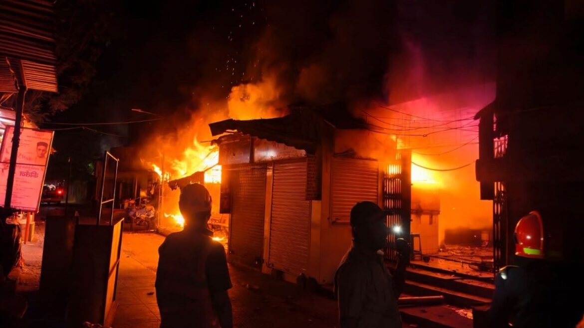 Thane market fire