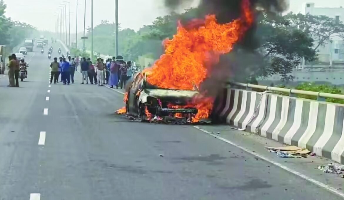 vehicle fire incidents Delhi